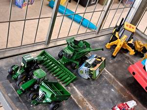 lot 145 image: (5) John Deere Toys and (2) Misc. Toys