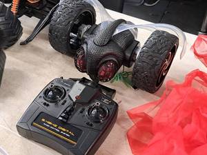 lot 147 image: Fly Remote Control Car with Remote Control