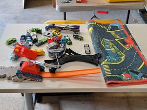 lot 159 image: Lot of  Assorted MatchboxHot Wheels Cars and Accessories