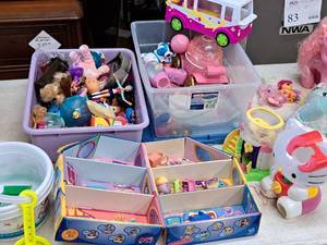 lot 167 image: Lot of  Assorted Kids Toys - Dolls, Action Figures, Play House