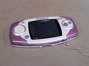 lot 175 image: Leapster GS Game