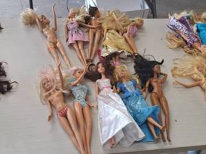 lot 183 image: Lot of (10) Assorted Barbie Dolls
