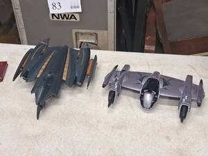 lot 196 image: Lot of (2) Star Wars Ships