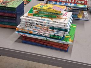 lot 206 image: Lot of  Assorted Dr. Seuss Childrens Books - Go Dog Go, Hop On Pop, Put Me In The Zoo, Hand Hand Fingers Thumb and more