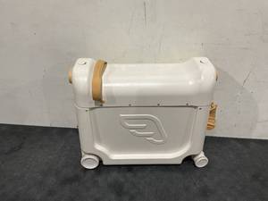 lot 27 image: JetKids by Stokke BedBox, Blue Sky - Kids Ride-On Suitcase & In-Flight Bed