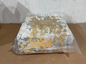 lot 159 image: 8x10 Black and Grey Area Rug