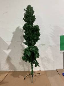 lot 160 image: 6 Artifcial Christmas Tree