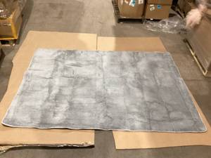 lot 258 image: 5x7 Grey Fur Area Rug for Living RoomBedroom