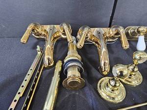 Gold Tone Bathroom Faucets and Fixtures