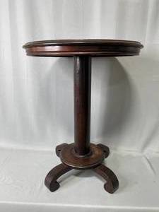 Round Pedestal Table 30h x 23