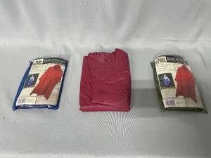 3 Rain Panchos