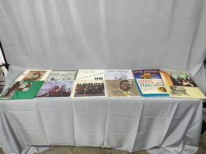 Lot of Vinyl Records Including  Ramsey Lewis  Jonny Lewis  Peter, Paul and Mary  Nat King Cole  And Many More