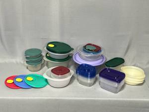 Lot of Assorted Sizes Food Storage Containers & Lids (some Tupperware)