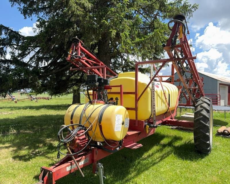 lot 3 image: HARDI Field Crop Sprayer, 60 Ft