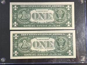 2 CONSEC. SERIAL NUMBERED AND STAR NOTES $1 SILVER CERTIFICATES IN HARD CASE