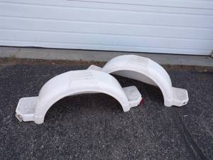 lot 15 image: Plastic Trailer Fenders