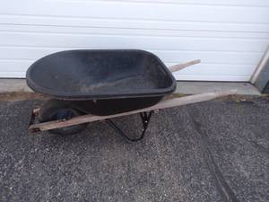 lot 16 image: Poly Wheelbarrow