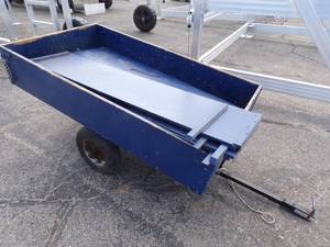 lot 8 image: Garden Cart