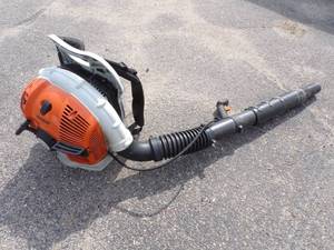 lot 26 image: Stihl BR 800 Leaf Blower for parts or repair