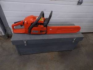 lot 7 image: Husqvarna 345 Chain Saw 16 Bar with Wood Case and Accessories