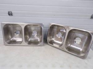 lot 32 image: 4 Stainless Steel Sinks never used