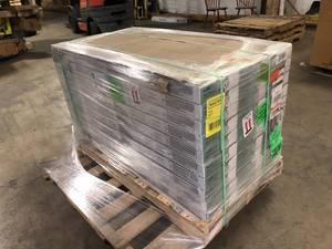 lot 1 image: Pallet of TrafficMaster Kettle Keep Oak 8 mm T x 8 in. W Water Resistant Laminate Wood Flooring (21.3 sqftcase)  Customer Returns See Pictures