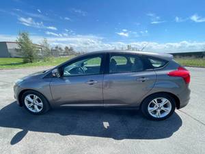 2014 Ford Focus SE - 2 OWNERS