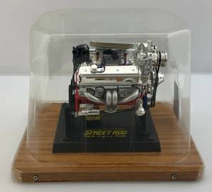 lot 2 image: Small Block Chevy V8 Model Engine Diecast 16 Scale Motor Replica (Homemade Base)