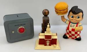 lot 8 image: Misc. Vintage Banks Including Big Boy & More