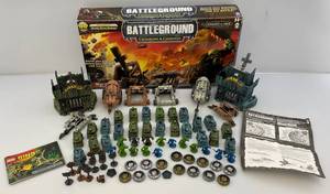 lot 94 image: Vintage Battleground Crossbows & Catapults War Chest Starter Set