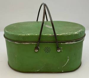 lot 104 image: 1930s-40s Metal Lunch Box