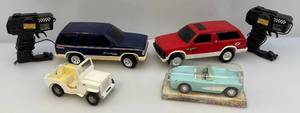 lot 106 image: Misc. Vintage Toys Including MARX Jeep & More