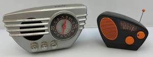 lot 117 image: Vintage Novelty Radios  (WORK)