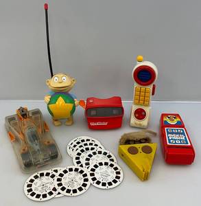 lot 123 image: Misc. Vintage Toys