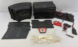 lot 136 image: Vintage Slot Car Track