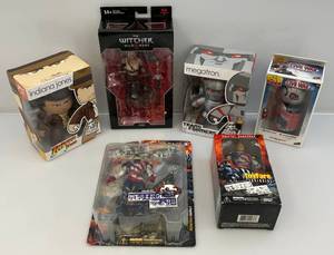lot 194 image: Misc. Vintage Action Figures & More (NIB)