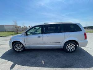 2012 Chrysler Town And Country Touring