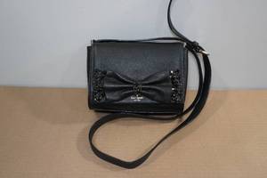 lot 23 image: Kate Spade Black Leather Cross Body Purse
