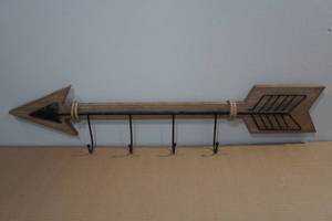 lot 37 image: Wood & Metal Arrow Coat Rack