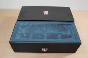 lot 104 image: Luminox Collectors Watch Box - Space for 4 Watches with Transparent Windows