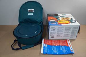 lot 149 image: Pyrex Portables 5-Piece 4.5 Quart Carrier Set
