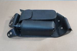 lot 192 image: Vance Bags & Accessories VS191 Leather Crash Bar Water BottleTool Bag