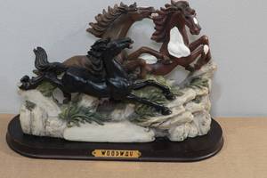 lot 217 image: WoodWay Art Colony Horse Race