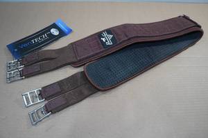 lot 221 image: Professionals Choice SMx VenTECH English Saddle Girth -52