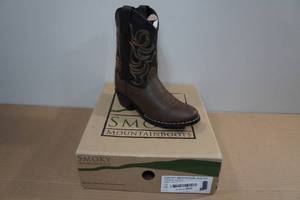 lot 232 image: Smoky Mountain Boots -Kid Size 1.5
