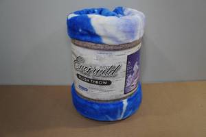 lot 238 image: Everwild Plush Throw Blanket