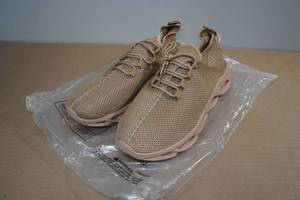 lot 240 image: Mens Sneakers - Size 11