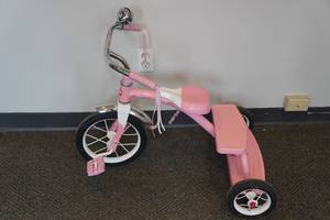 lot 267 image: Radio Flyer Retro Look Tricycle