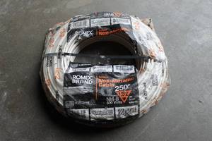 lot 323 image: Romex Brand 122 Indoor Electrical Wire