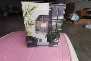 lot 338 image: Better Homes and Gardens Pendant Light